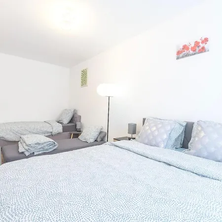 Grand 38m2, Aeroport Paris Cdg, Disneyland Paris, Parc Asterix, Chambre, Salon Apartment